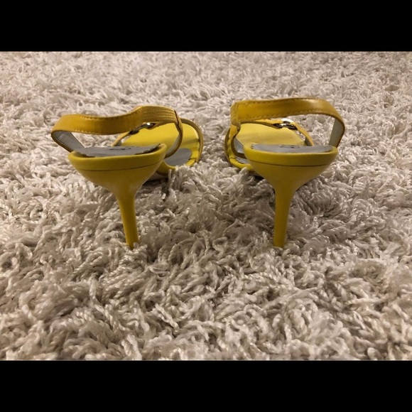 BCBG Strappy Sandals Heels size 7.5 - Picture 4 of 4